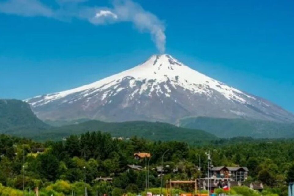  La actividad volcánica provocó una alerta amarilla en la región patagónica. (Prensa Turismo Neuquén)