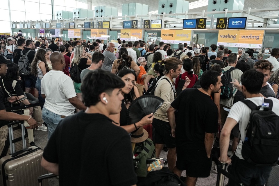 El aeropuerto de Barcelona, uno de los tantos afectados por el apagón. (Fuente: EFE)