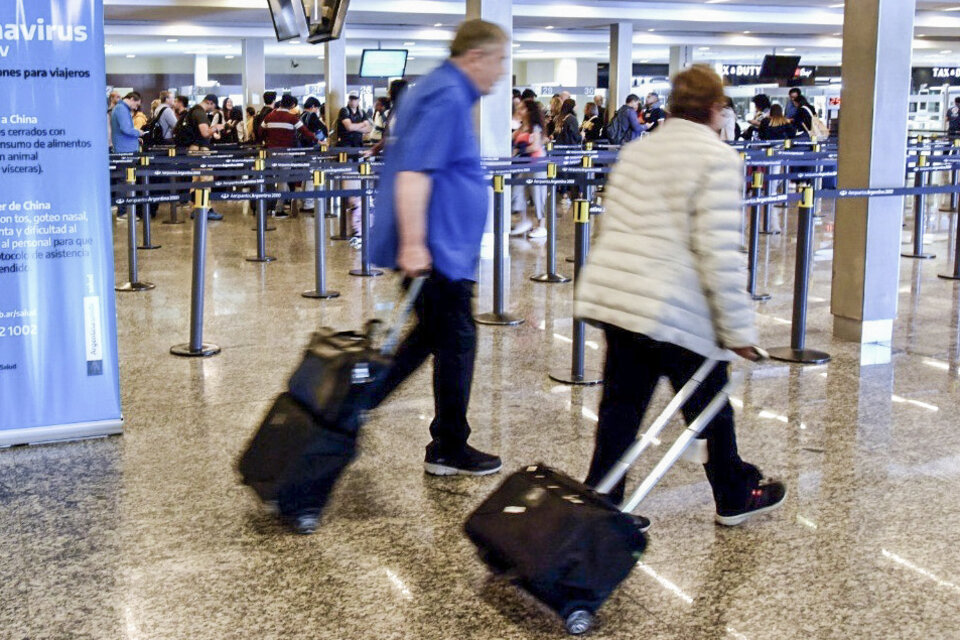 Los pasajeros en vuelos de cabotaje disminuyeron 7,9 por ciento.