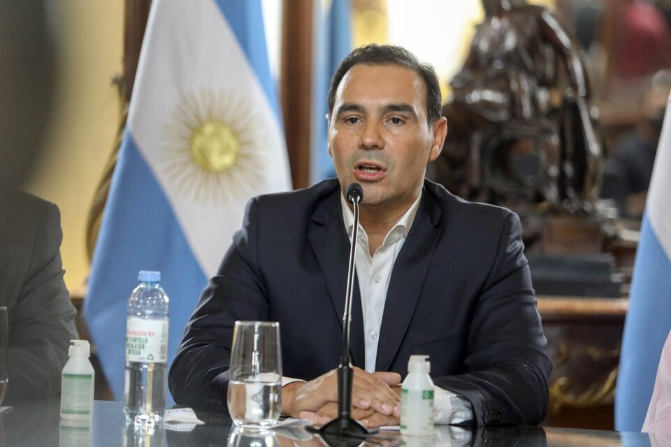 Al gobernador Gustavo Valdés lo denunciaron por encubrir.