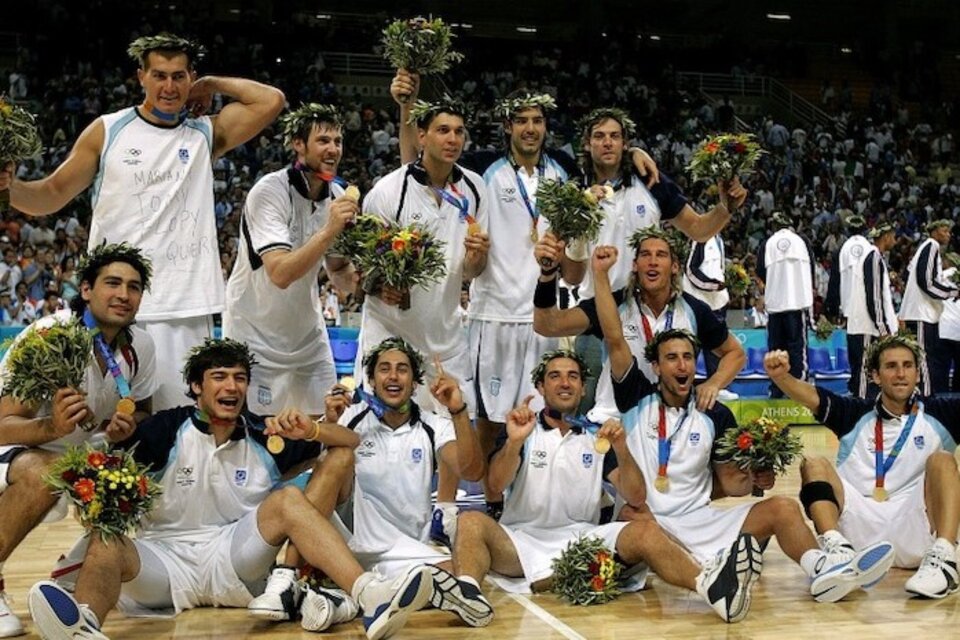 El básquet masculino, ganador de la medalla de oro en Atenas 2004.