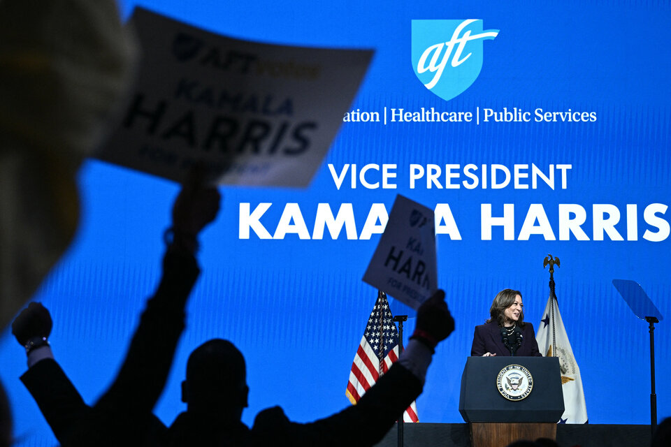 Harris habla durante un discurso de campaña en Houston, Texas.   (Fuente: AFP)