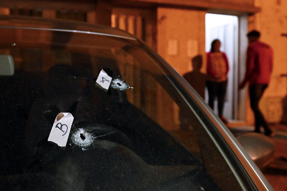 Automóvil que pertenecía a un familiar de la dirigente recibió impactos de balas. (Fuente: Sebastián Granata)