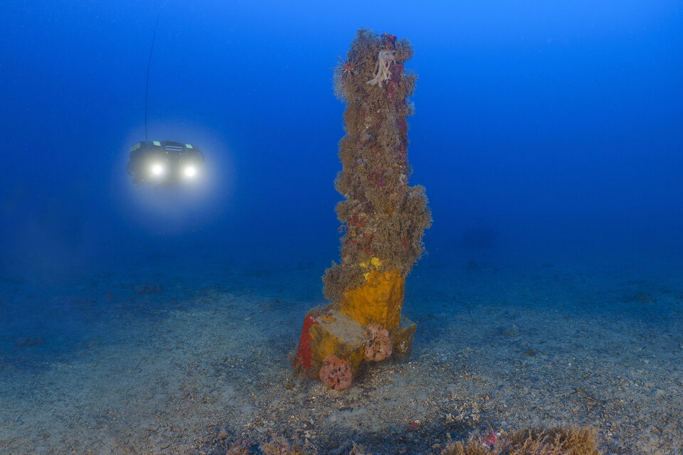 El ancla de plomo se encuentra intacta, clavada a 52 metros de profundidad (Fuente: EFE)