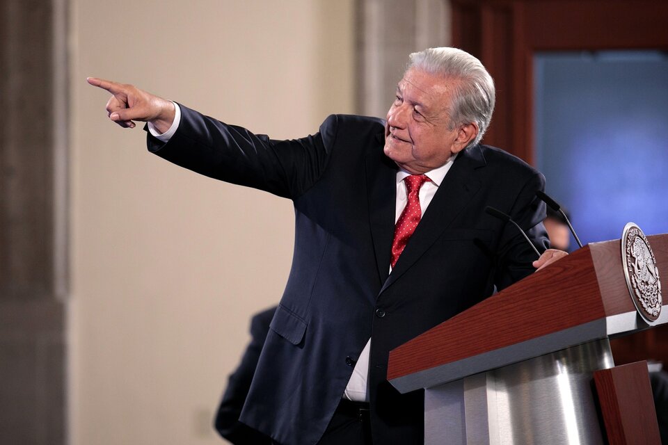 López Obrador pidió no meter "las narices" en Venezuela