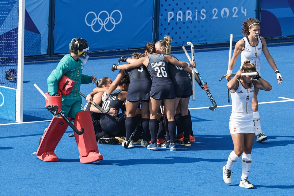 El festejo de Las Leonas, que ya acumulan tres victorias (Fuente: Prensa COA)