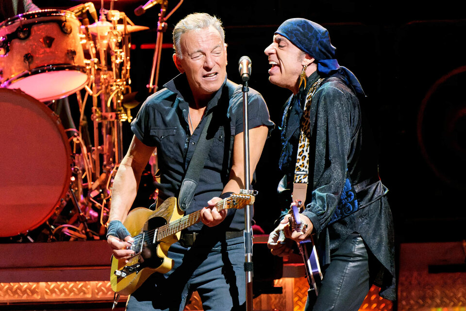 Bruce Springsteen y "Little Steven" Van Zandt, un huracán en el escenario.