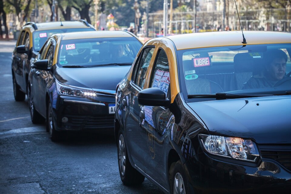 Aumentan un 50 por ciento los taxis en la Ciudad de Buenos Aires (Fuente: Jorge Larrosa)