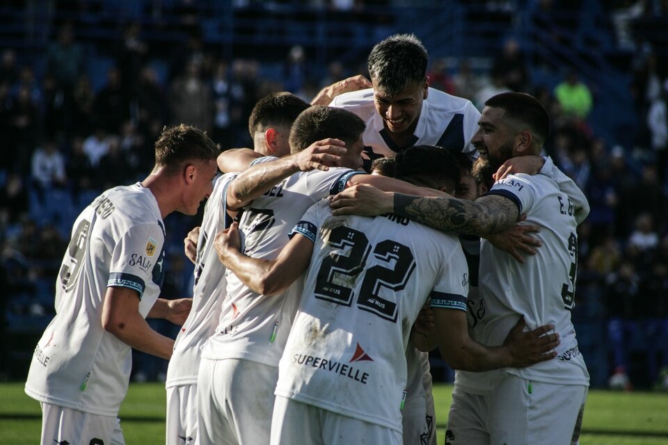 Todo Vélez celebra y palpita su cuarto triunfo consecutivo (Fuente: Julio Martín Mancini)