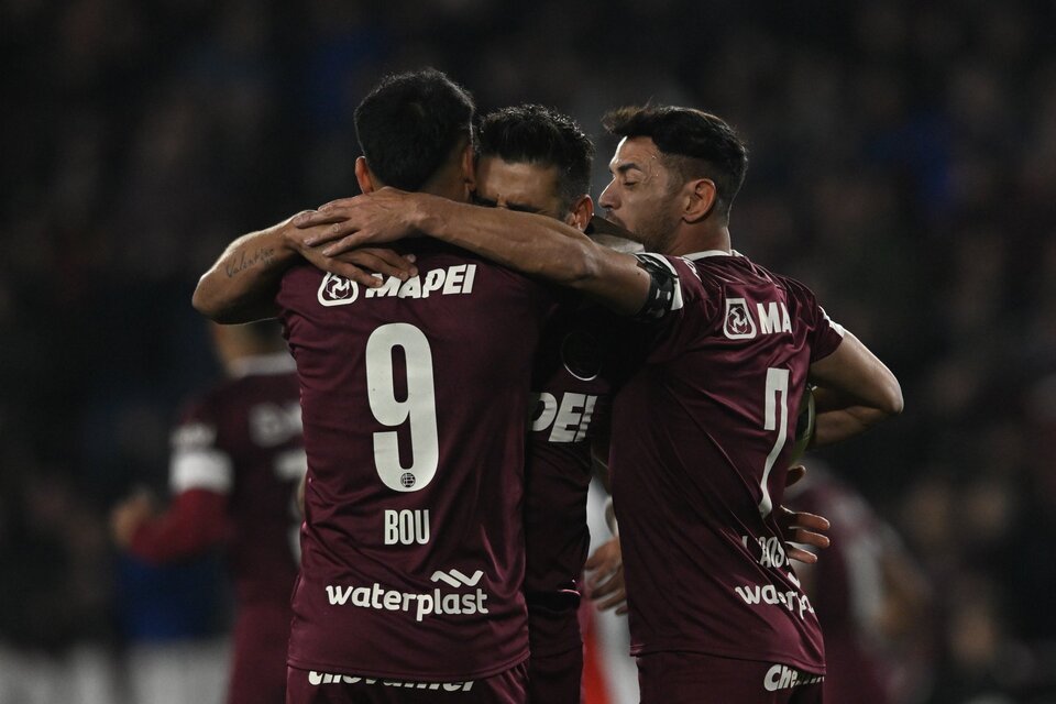 Walter Bou metió el gol de su vida. (Fuente: Prensa Lanús)