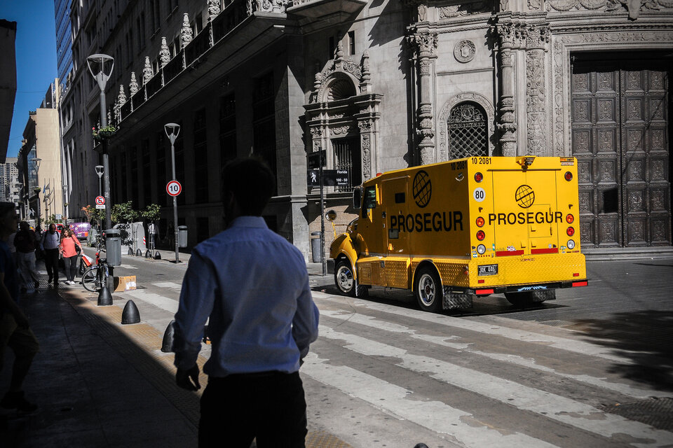 El "lunes negro" impacta en el plan económico del gobierno (Fuente: Guadalupe Lombardo)