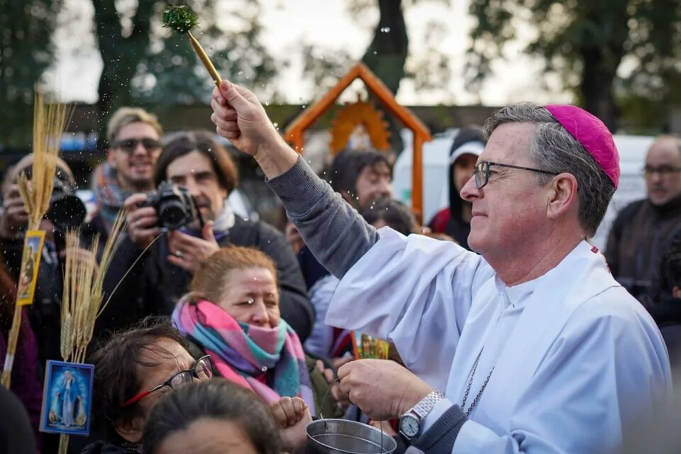 “Nuestra patria está herida, media muerta”