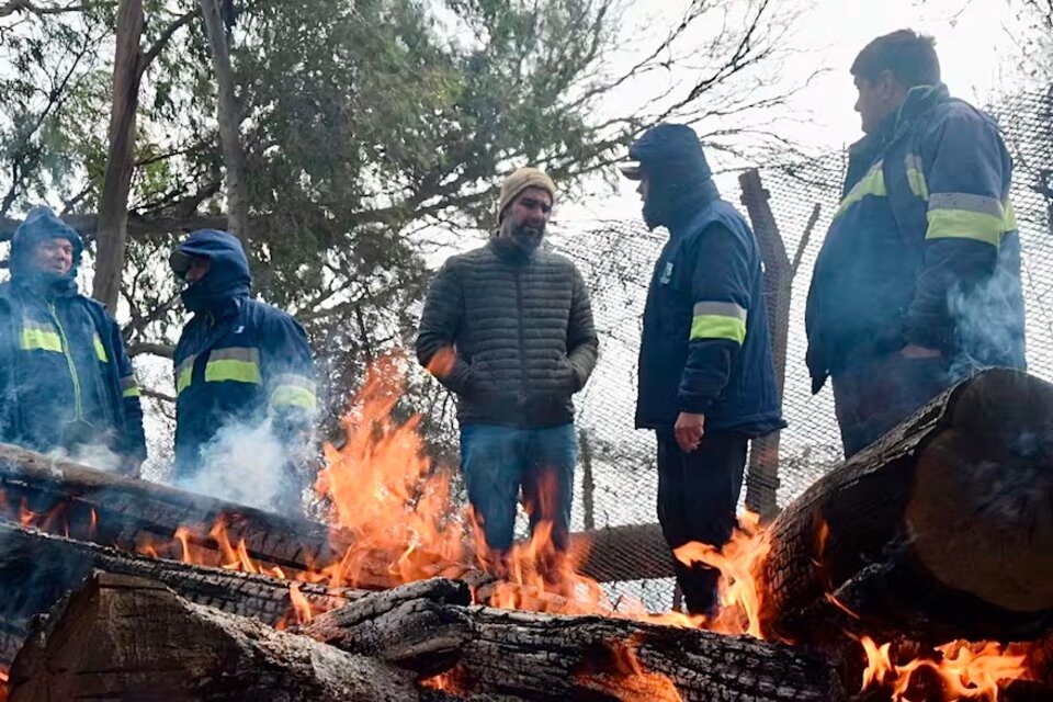 Vigilia de los aceiteros santafecinos, a la espera de un acuerdo