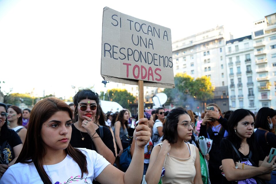 El Estado debió hacerse eco de los reclamos de mujeres y disidencias, algo que Milei niega.