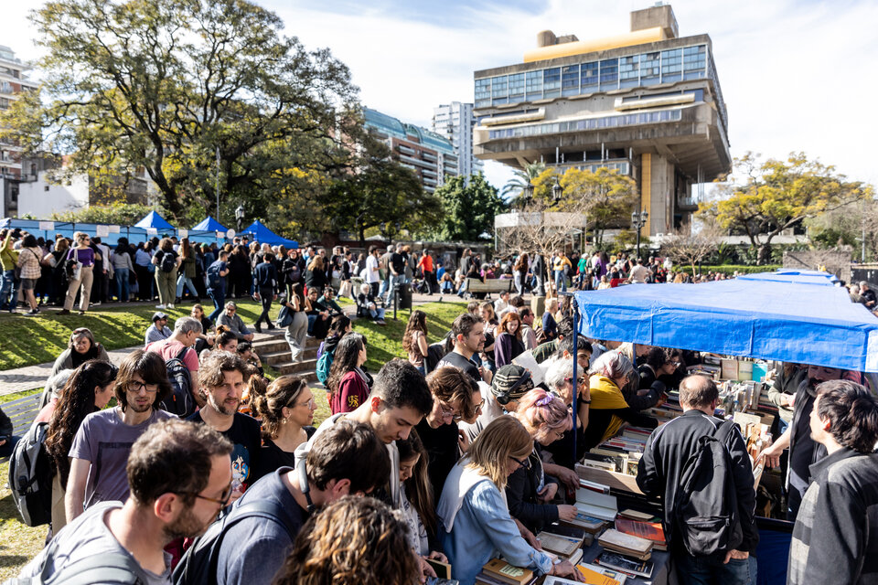 Fiesta del libro usado en la Biblioteca Nacional