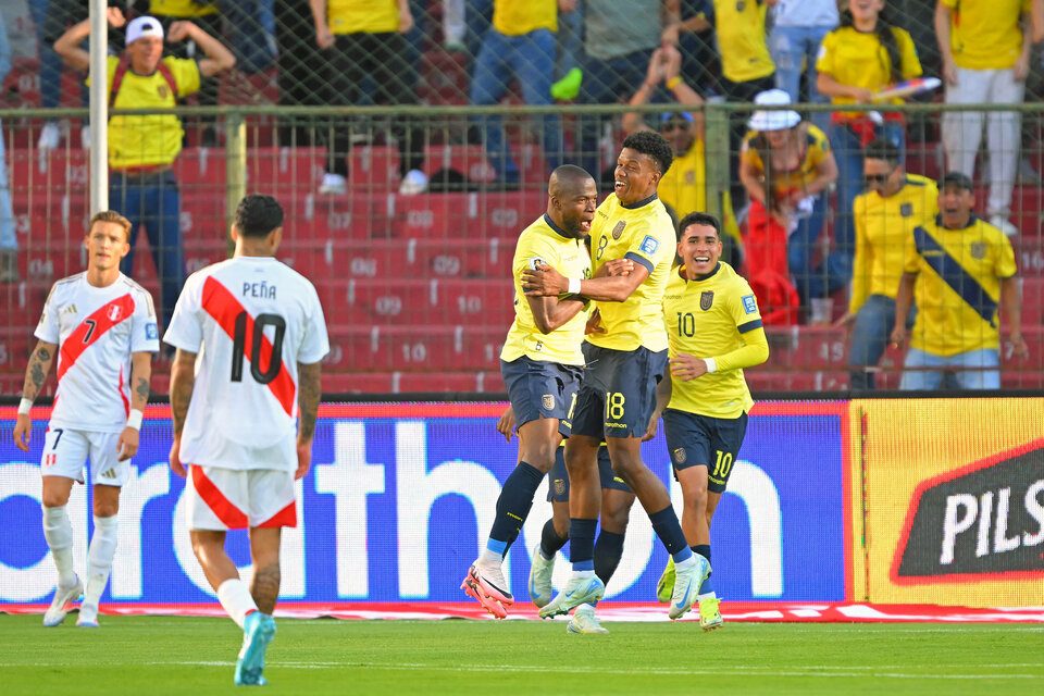 Ecuador ganó con gol de su gran capitán Enner Valencia. (Fuente: AFP)