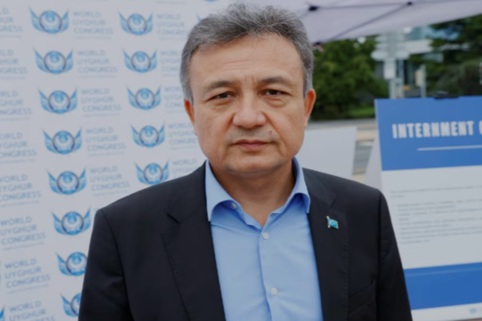  Dolkun Isa (53), presidente del World Uyghur Congress (organización que defiende los derechos humanos de los uigures en China), acusado de acoso sexual por Esma Gün (22)