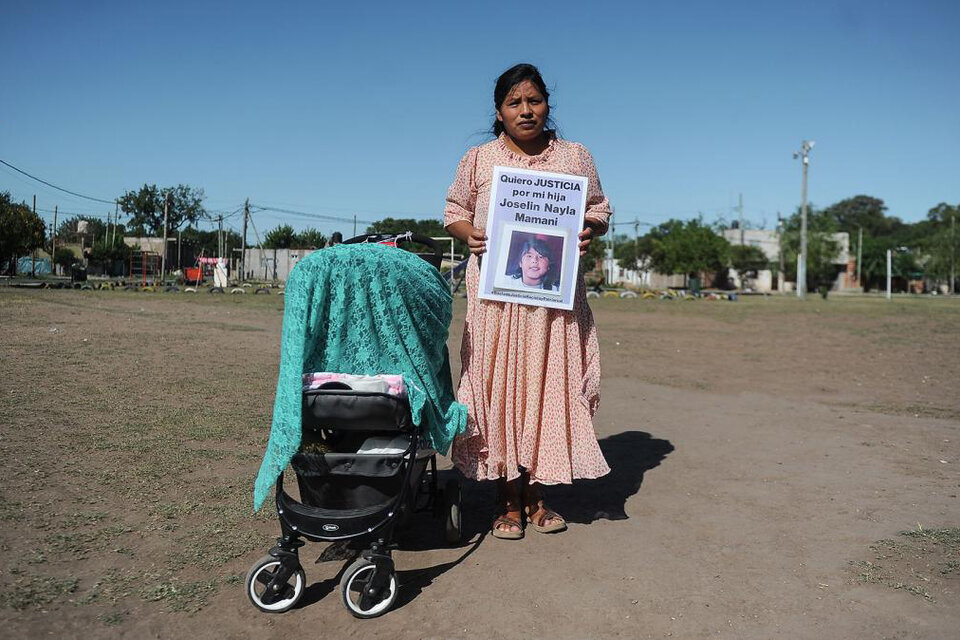 Zaida Mamani pide justicia por su hija, por cuyo asesinato está imputada. (Fuente: Télam)