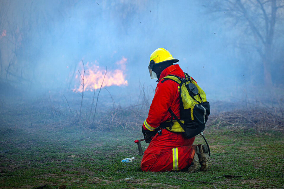 Loa brigadistas estuvieron activos viernes y sábado controlando focos de fuego.