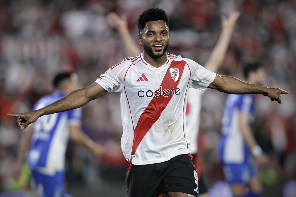 El colombiano festeja el segundo de River (Fuente: Fotobaires)