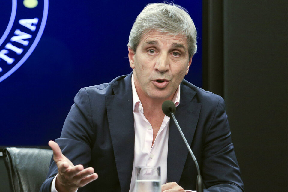 Luis Caputo, ministro de Economía, y su primer proyecto de presupuesto (Fuente: NA)