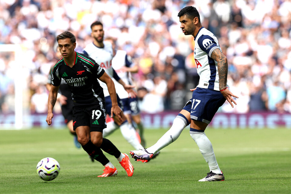 Cristian Romero juega desde el fondo de la cancha (Fuente: AFP)