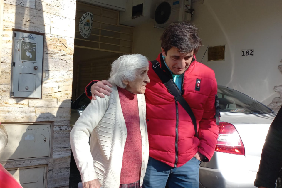 María Rivero, viuda de Juan Ángel, ayer en los tribunales.  (Fuente: Mariana Mamani)