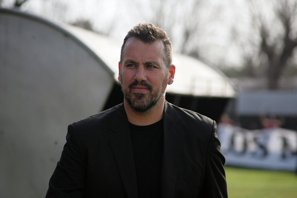 El técnico de Riestra Cristian Fabbiani (Fuente: Alejandro Leiva)