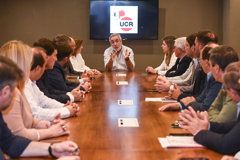 Miguel Fernández recibió el apoyo de 19 jefes comunales.  (Fuente: Prensa)