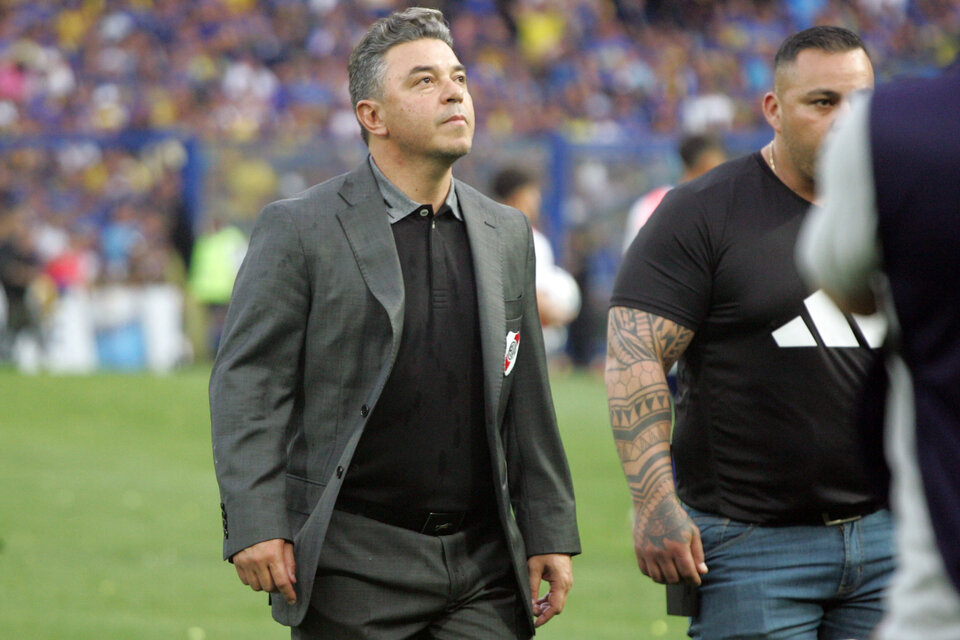 Gallardo mira desafiante a la platea de Boca (Fuente: Gonzalo Martinez)