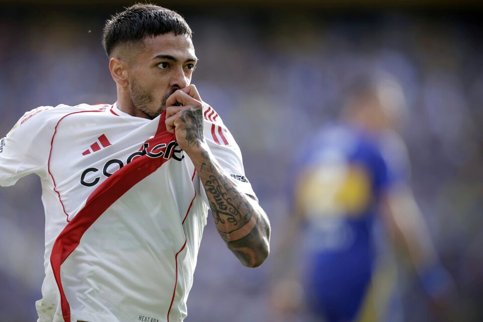 Lanzini festeja su gol vs Boca. (Fuente: Fotobaires)