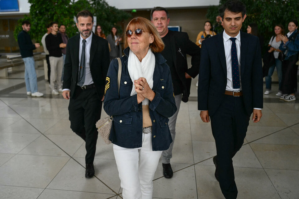 Gisèle Pelicot asiste diariamente al juicio contra su exmarido y sus otros 50 violadores. (Fuente: AFP)