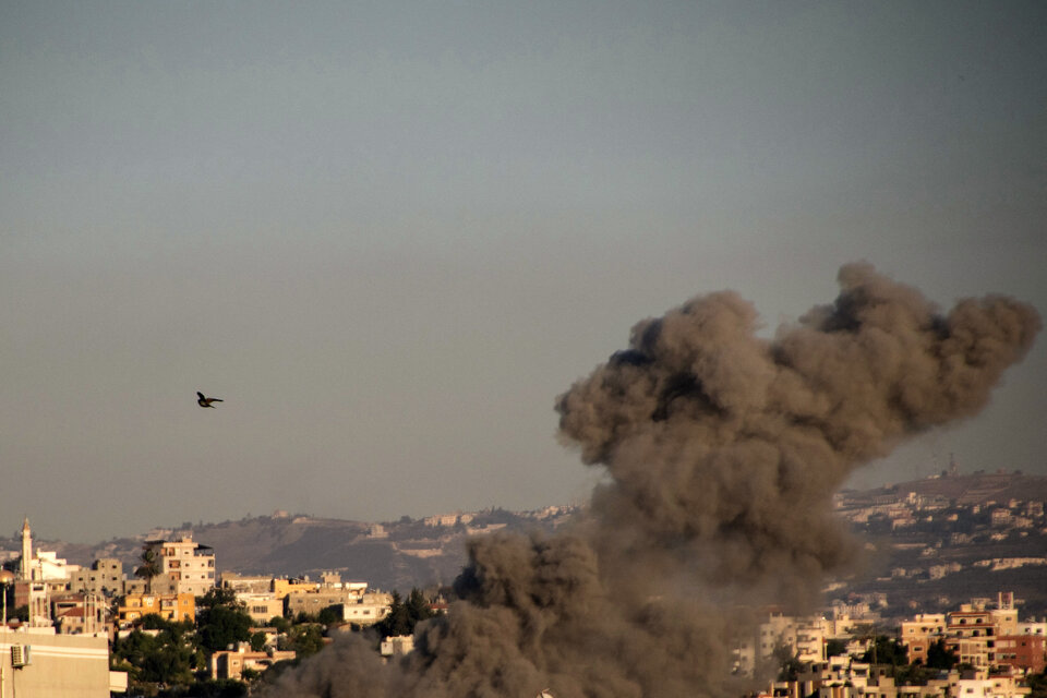 Bombardeoisraelí en la ciudad de Tiro, en el sur de Líbano. (Fuente: AFP)