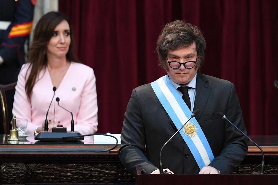 Victoria Villarruel a espaldas de Javier Mijlei. (Fuente: Prensa)