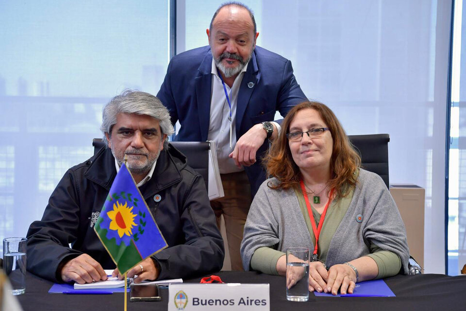 Walter Correa junto a Cecilia Cecchini, su jefa de gabinete, y el asesor Gustavo Mariani. (Fuente: Prensa)