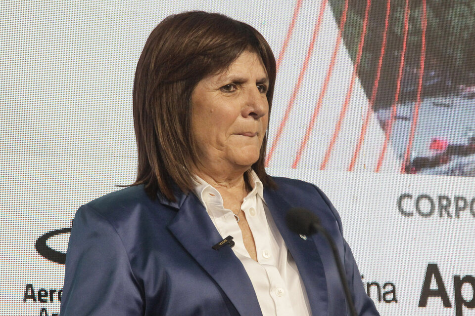 ¿Qué dijo Bullrich sobre la contratación de micros para el acto de Parque Lezama?