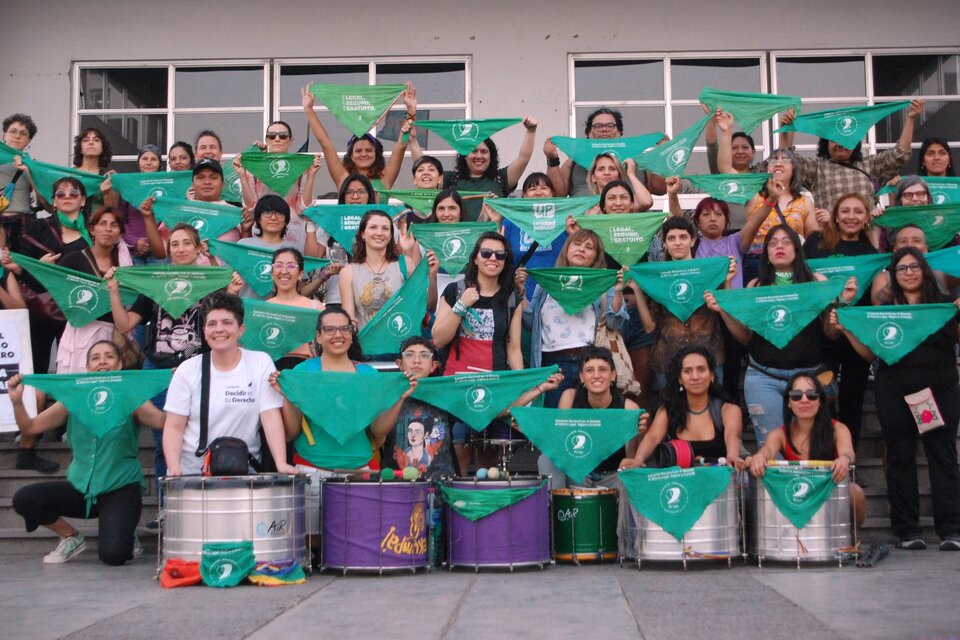 Pañuelazo en las puertas del Hospital Público Materno Infantil (Fuente: Maira Lopez)