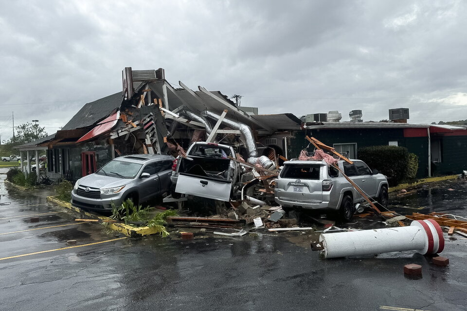 Muchas zonas del sureste de Estados Unidos, incluidos el oeste de Carolina del Norte y Tennessee, se han visto afectadas por las fuertes lluvias y el viento provocados por la tormenta (Fuente: EFE)