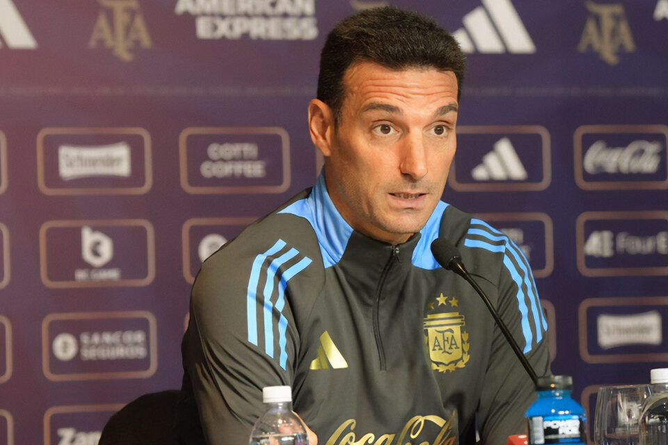 Scaloni deberá ingeniárselas para suplir la ausencia notable de Dibu Martínez. (Fuente: NA)