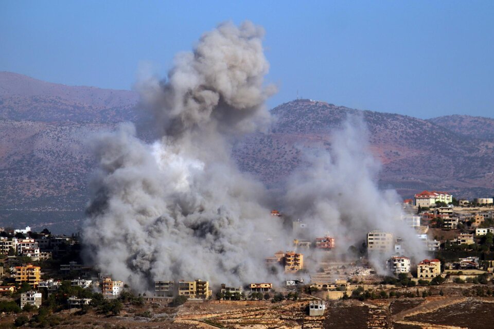 Bombardeo israelí en Khiam, sur del Líbano. (Fuente: EFE)