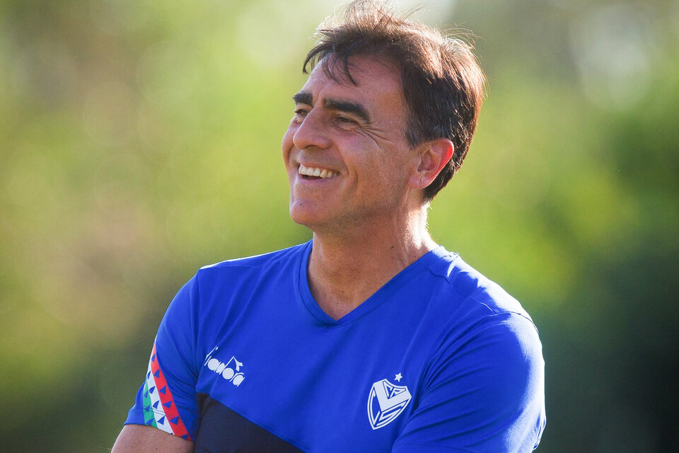 Gustavo Quinteros, entrenador del Vélez puntero. (Fuente: NA)