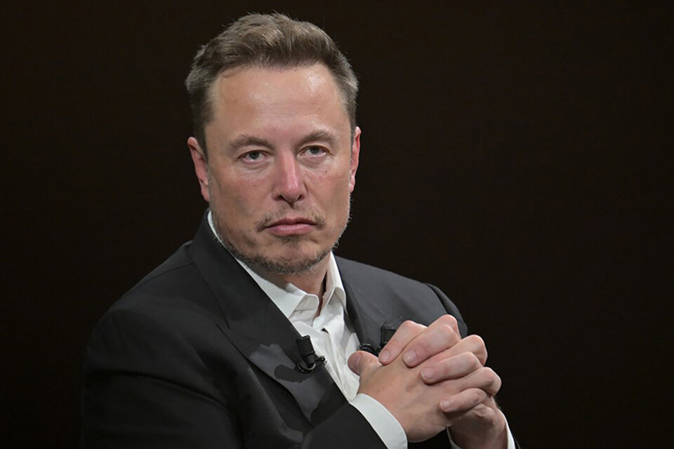 Insólito: Elon Musk cedió y pagó la millonaria multa para que X vuelva a operar en Brasil, pero se equivocó de cuenta (Fuente: AFP)