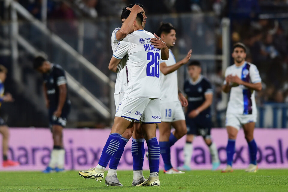 Rodríguez y Mendoza celebran la victoria de los mendocinos (Fuente: Fotobaires)