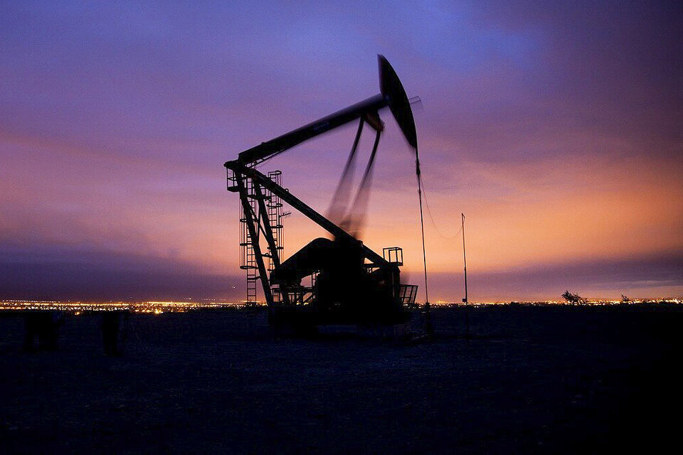 En una semana, el precio del petróleo aumentó 17 por ciento (Fuente: NA)