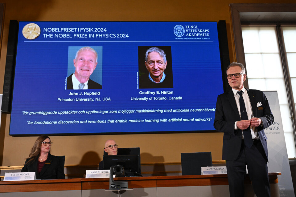 John Hopfield y Geoffrey Hinton, dos padres de la IA. (Fuente: AFP)