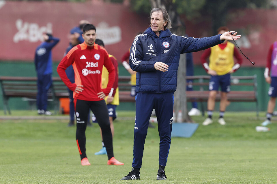 El Tigre Gareca y su Chile, contra las cuerdas. (Fuente: EFE)