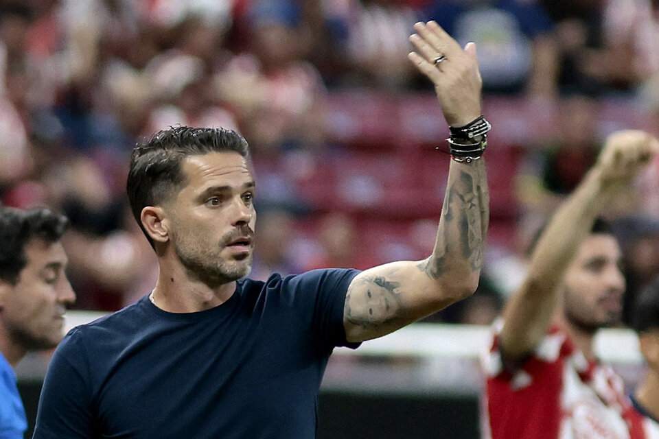 Fernando Gago ya habría dirigido su último partido en Chivas. (Fuente: AFP)