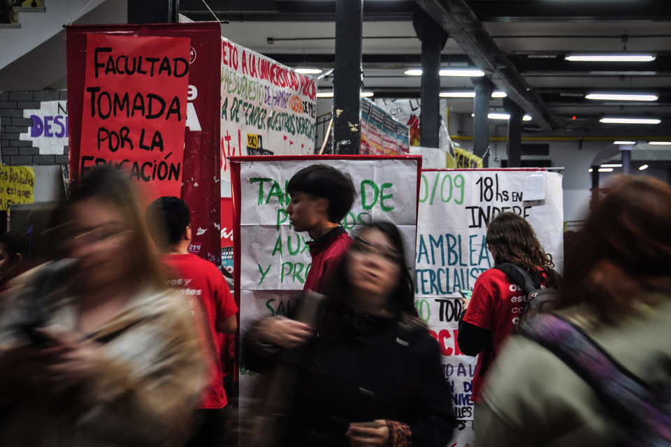 La comunidad universitaria reaccionó al veto de Milei con la toma de facultades. (Fuente: Valeria Ruiz)