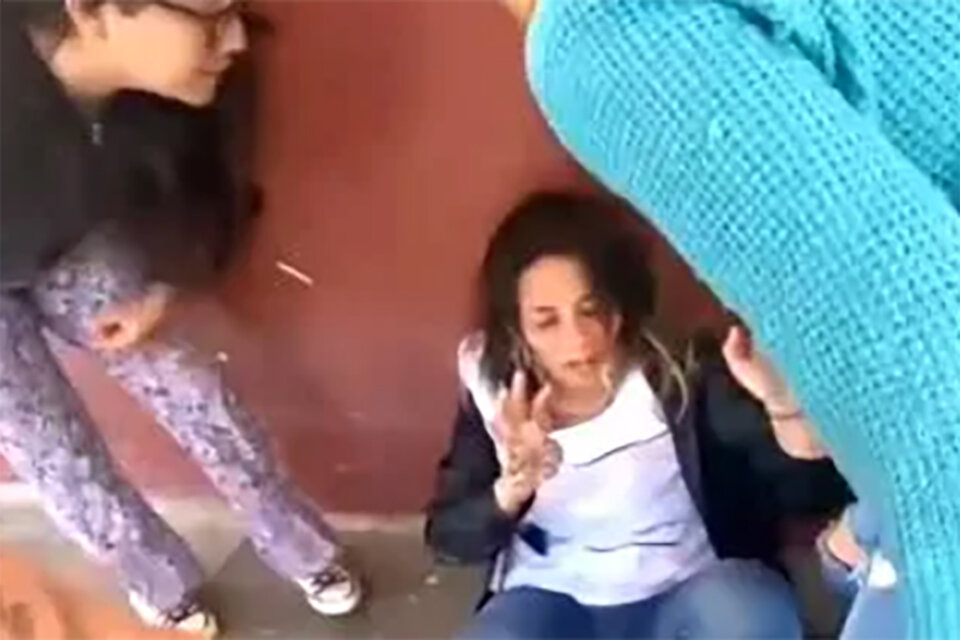 Violencia y racismo en la Escuela "Maestras Argentinas"