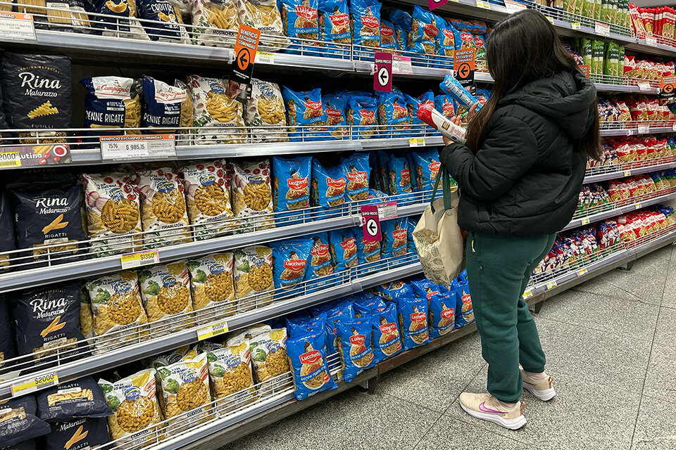 Alimentos y bebidas tuvieron un aumento de 2,9%. (Fuente: AFP)